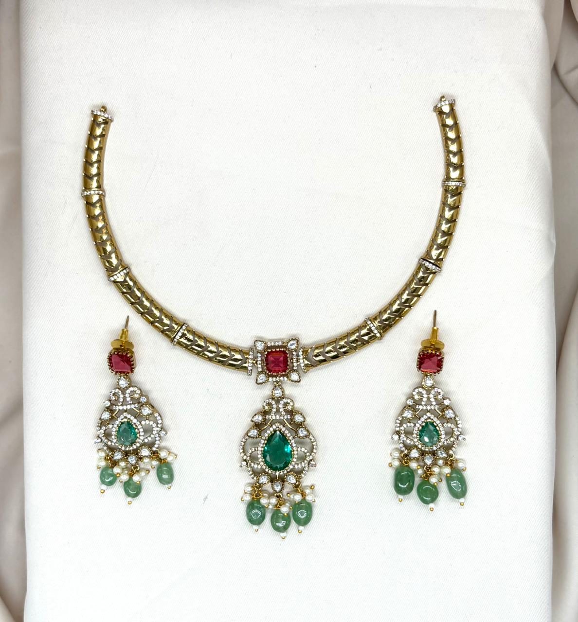 Victorian Kanti with Mint-Green Monalisa Beads Stone