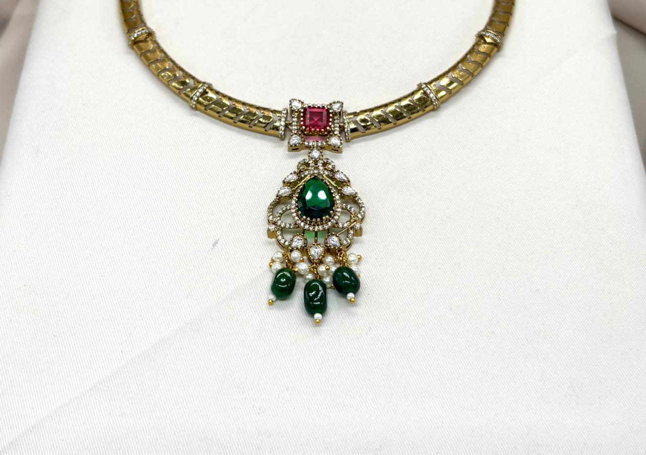 Victorian Kanti with Green Monalisa Beads Stone