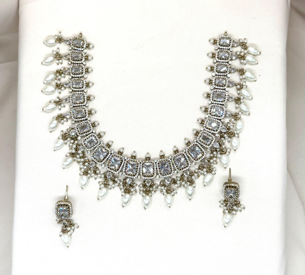 Victorian Short Necklace With Moissanite White stone