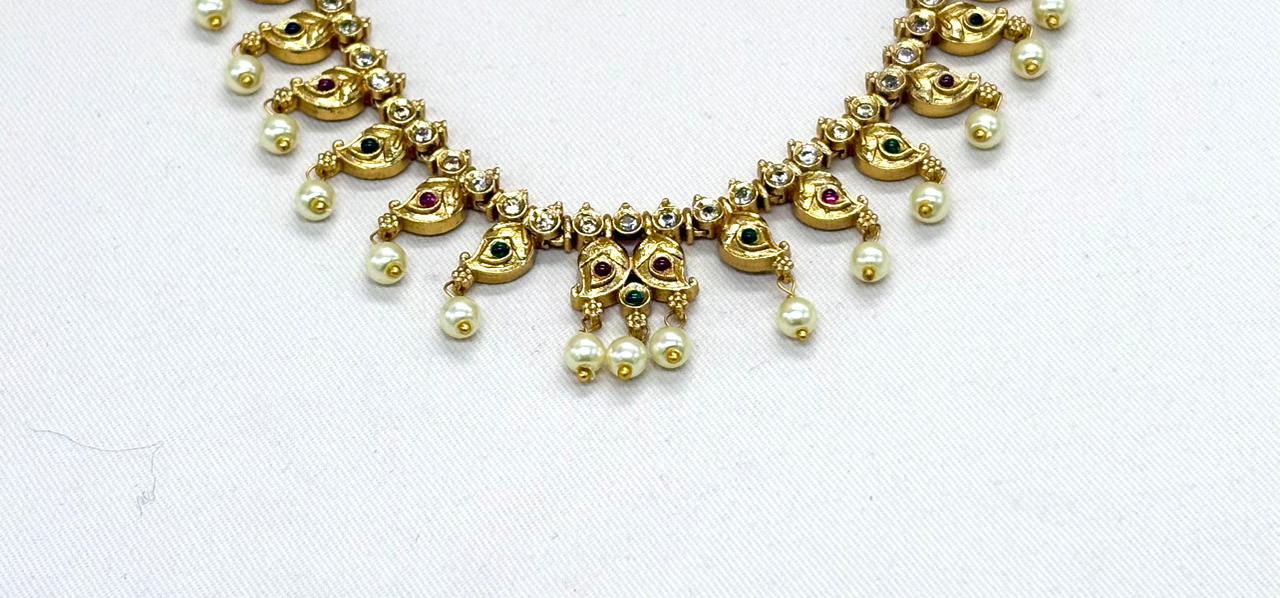 Matte finishing Mango Short Necklace