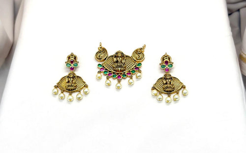 Antique finishing Locket