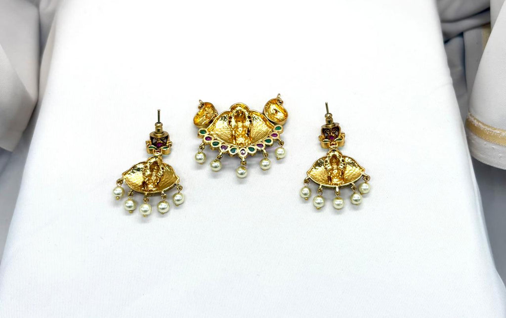 Antique finishing Locket