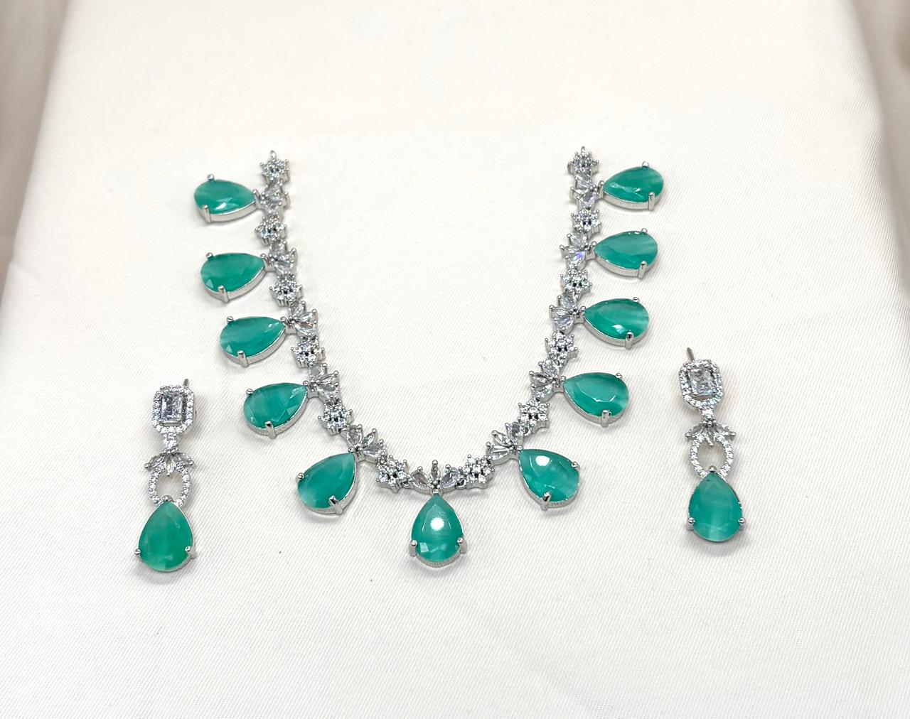 Silver AD Mint-Green Stones Short Necklace