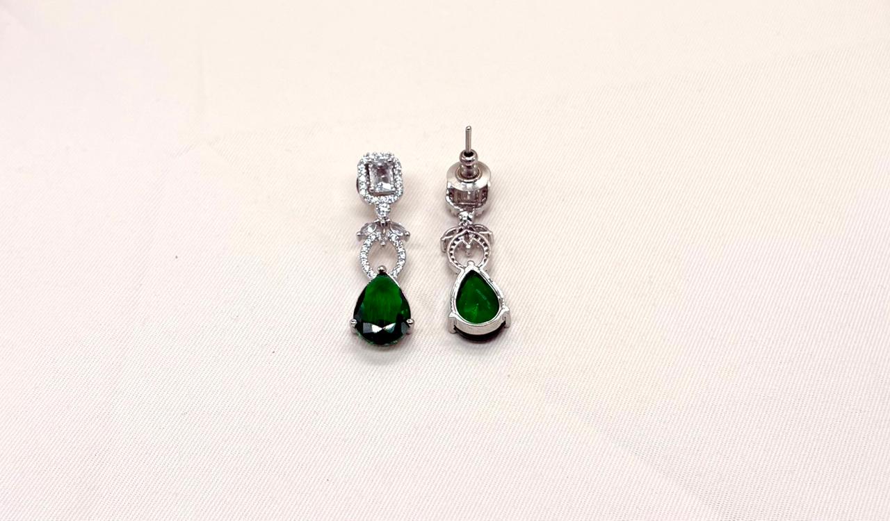 Silver AD Green Stones Short Necklace
