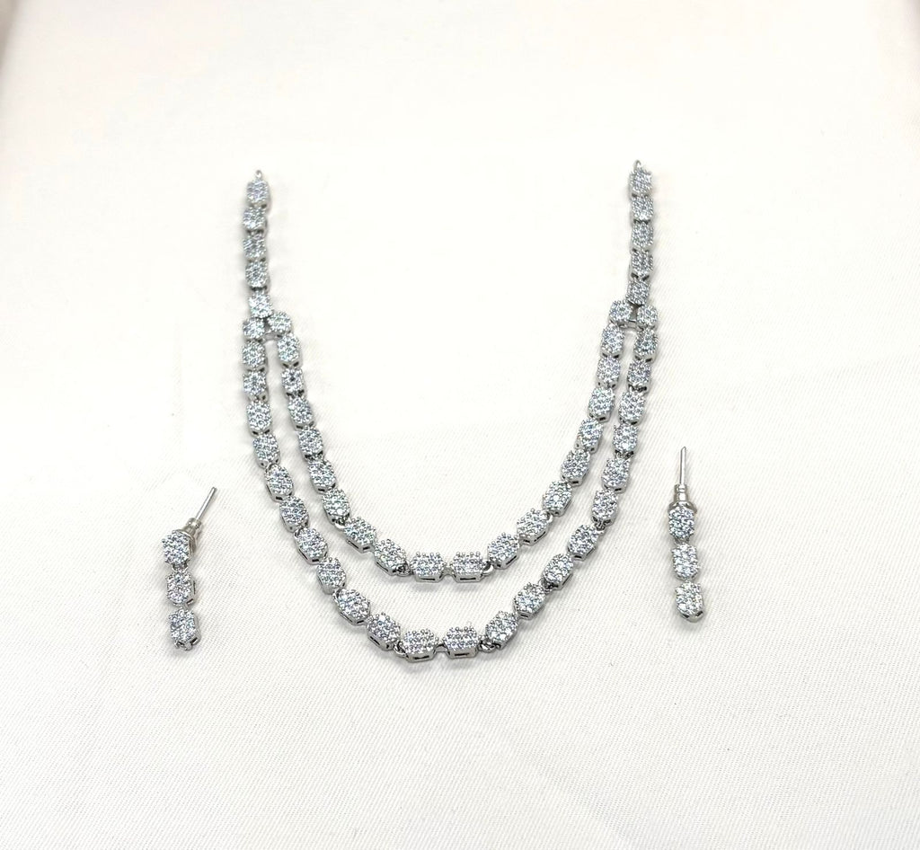 Silver Two Step's finishing white Stone's Short Necklace