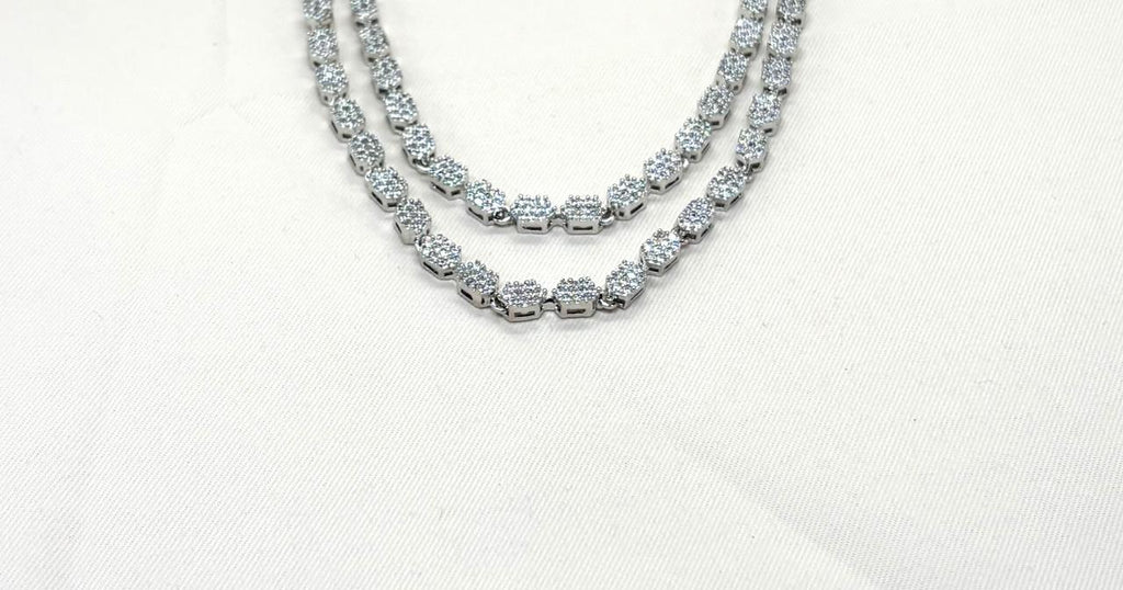 Silver Two Step's finishing white Stone's Short Necklace