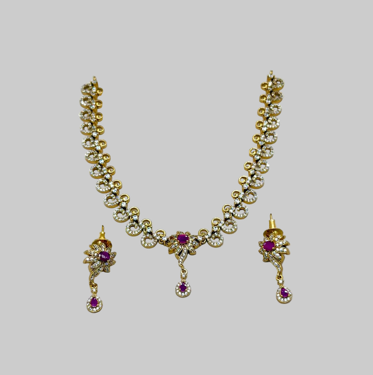 Matte finishing Flower Designed Short Necklace