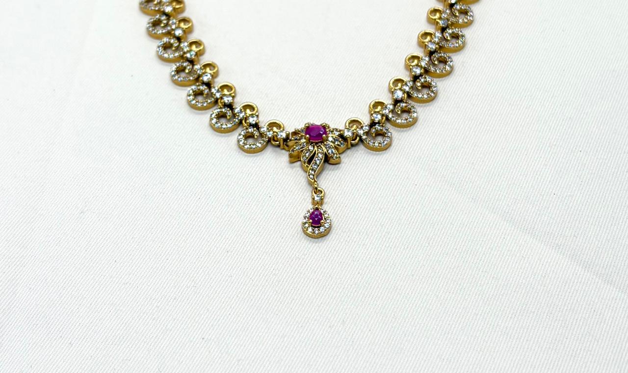 Matte finishing Flower Designed Short Necklace