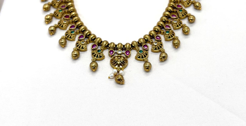 Nakshi finishing Short Necklace With Gold Balls