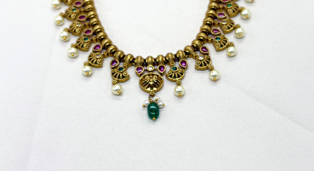 Nakshi finishing Short Necklace With Monalisa Green Beads