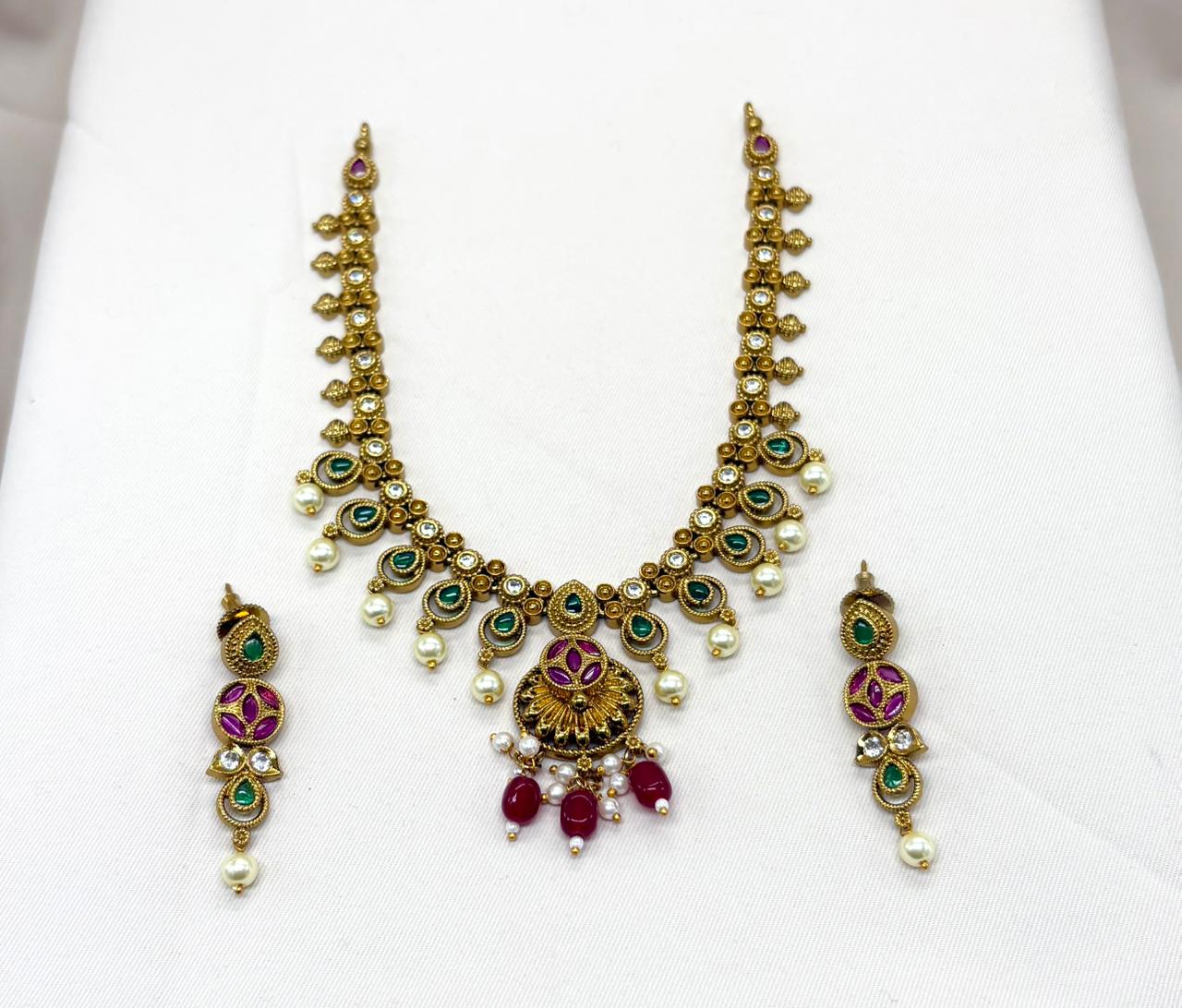 Nakshi finishing Short Necklace