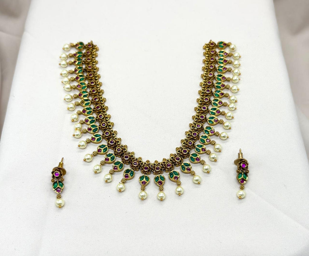 Nakshi finishing with white pearls Short Necklace