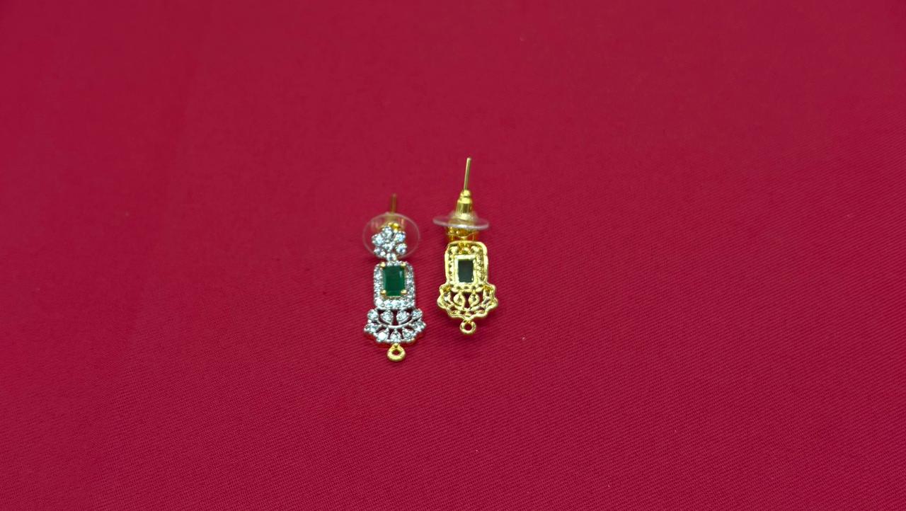 Gj polishing Green Stone With Peacock Designed  Short Necklace