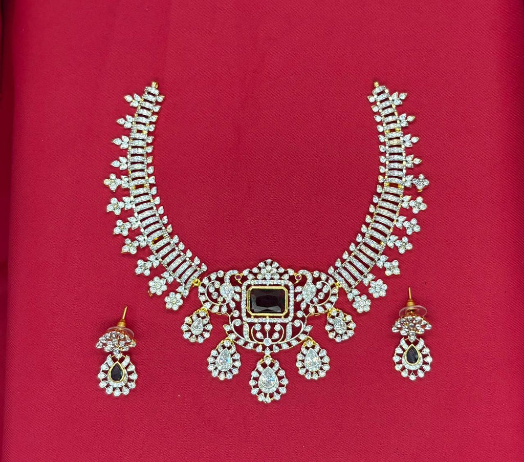 Gj polish purple Stone With Flower Designed Short Necklace