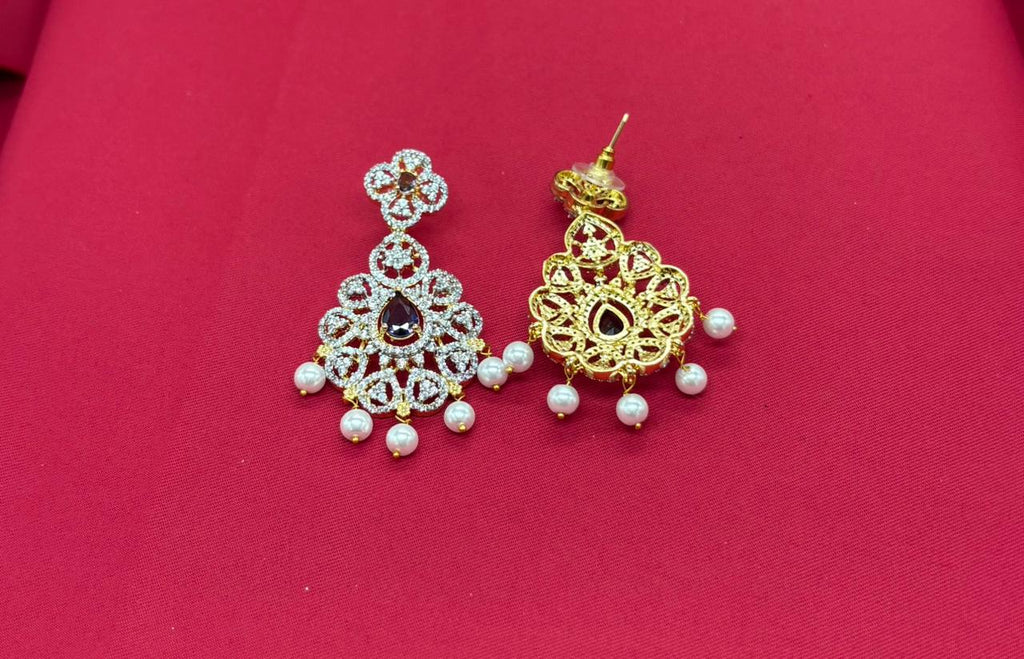 Gj polish White Pearls With Peacock Deigned Short Necklace