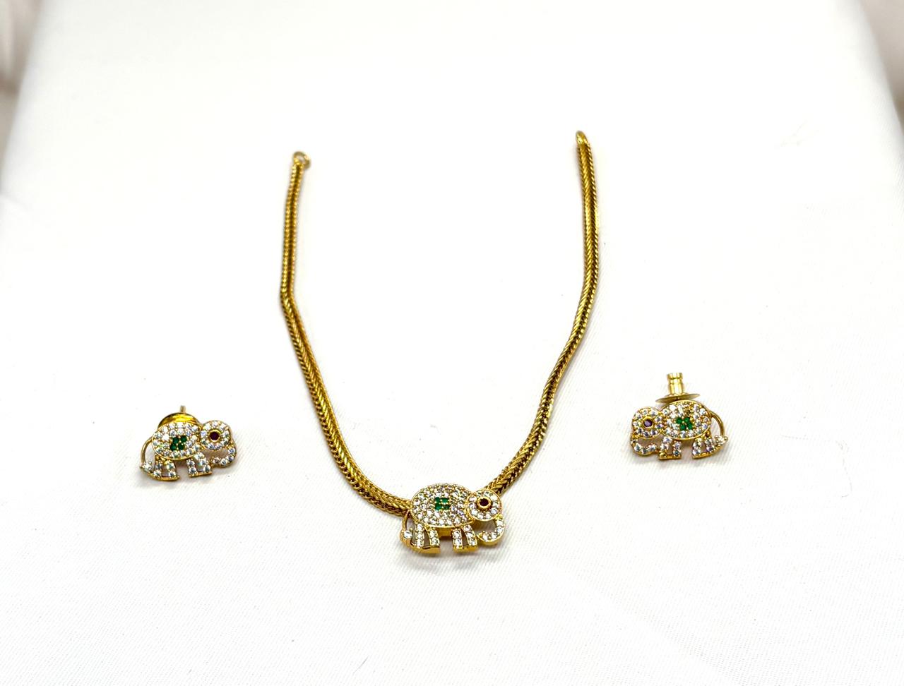 Gold finishing Elephant Small Pendent Short Necklace