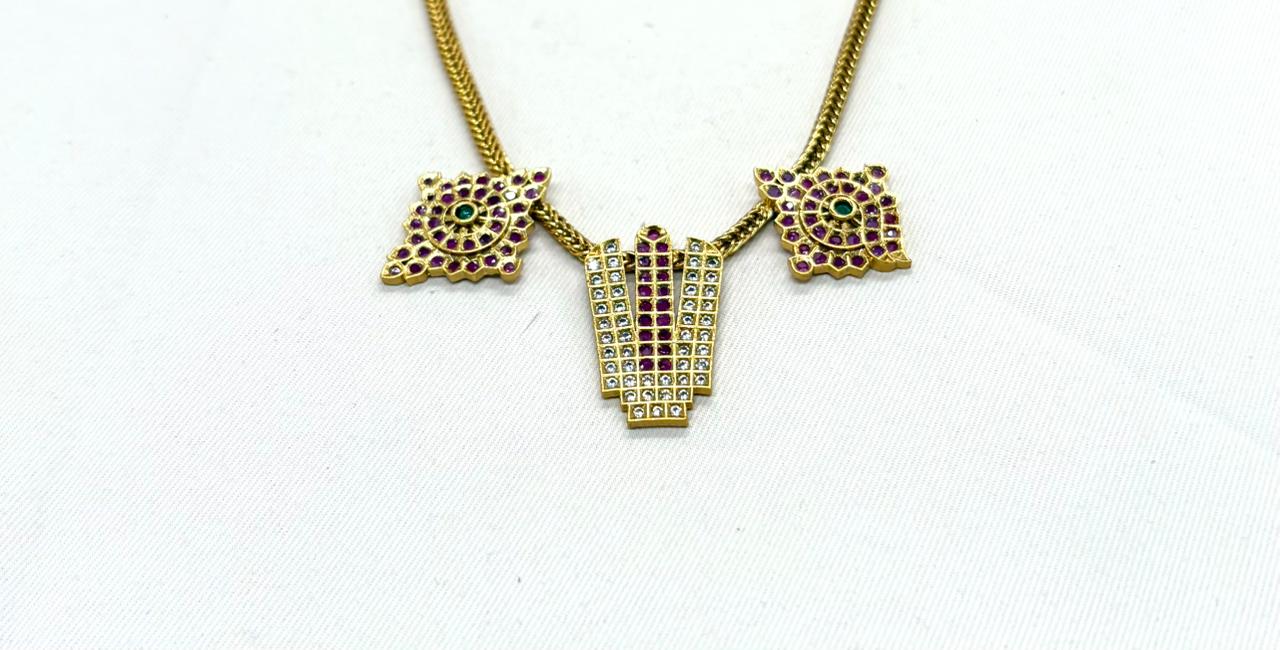 Gold finishing Short Necklace