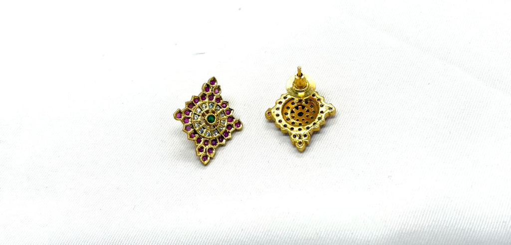 Gold finishing Short Necklace