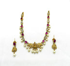 Gold finishing i Short Necklace