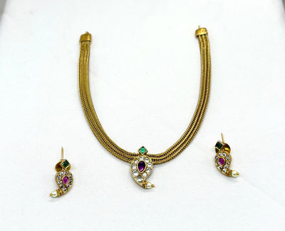 Matte finishing short Necklace