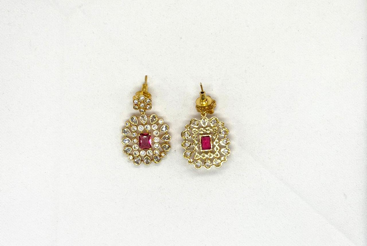 Gold finishing Red Stone short Necklace