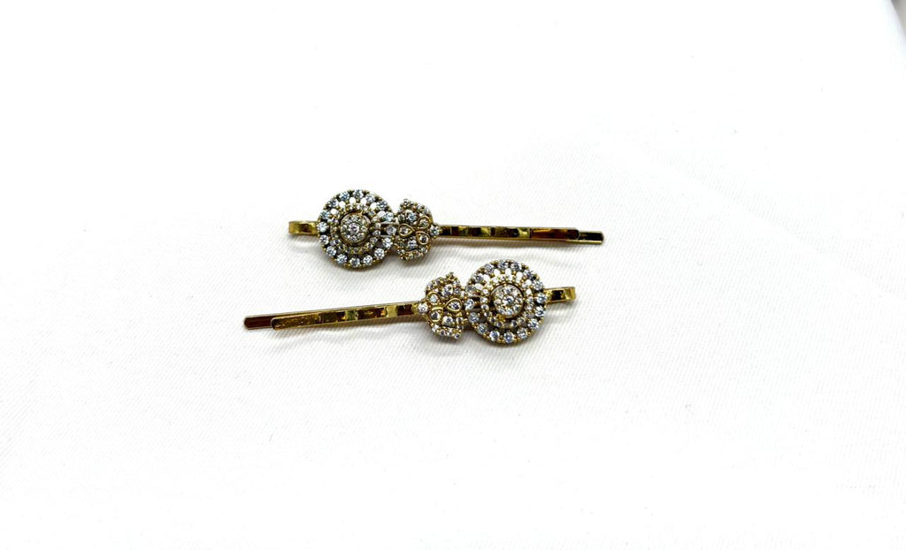 Victorian finishing With white Stones Hair Clip