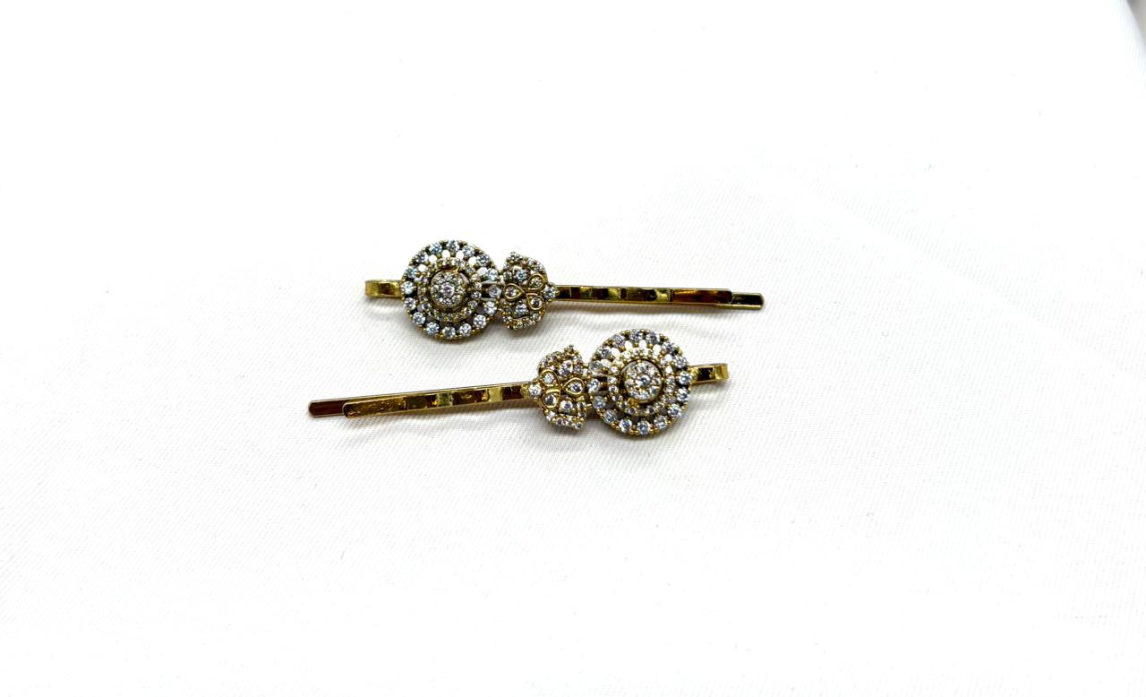 Victorian finishing With white Stones Hair Clip