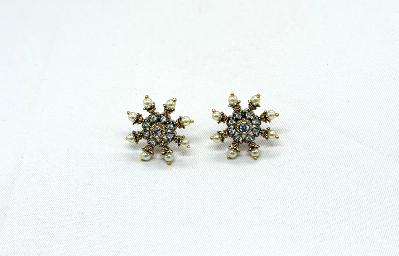 White Pearls Studs