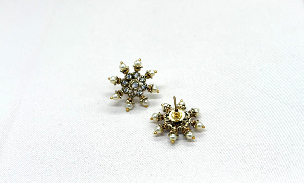 White Pearls Studs