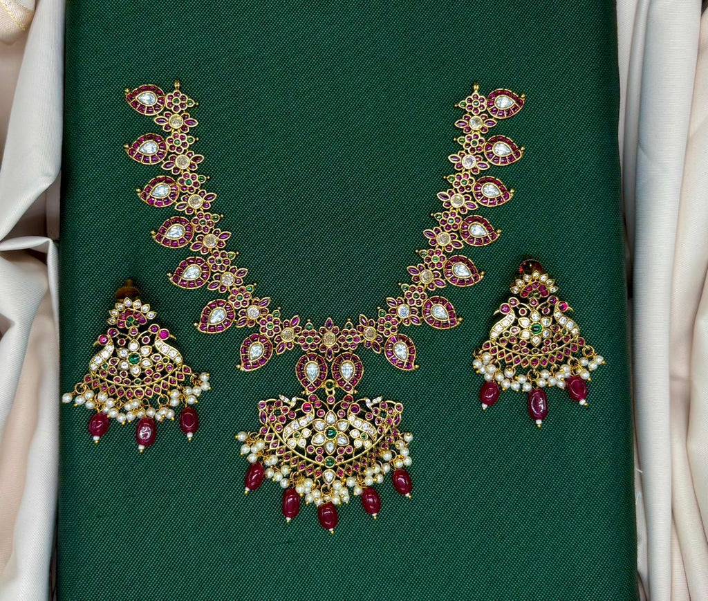 Jadau Kundan Short Necklace