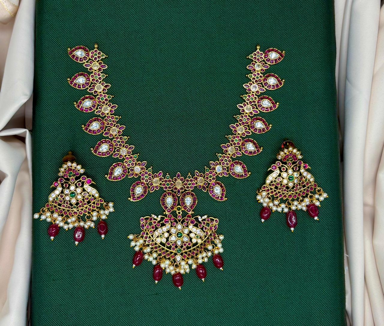 Jadau Kundan Short Necklace