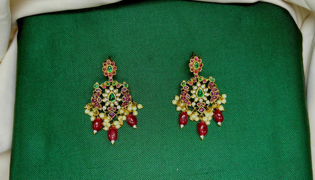 Jadau Kundan Short Necklace