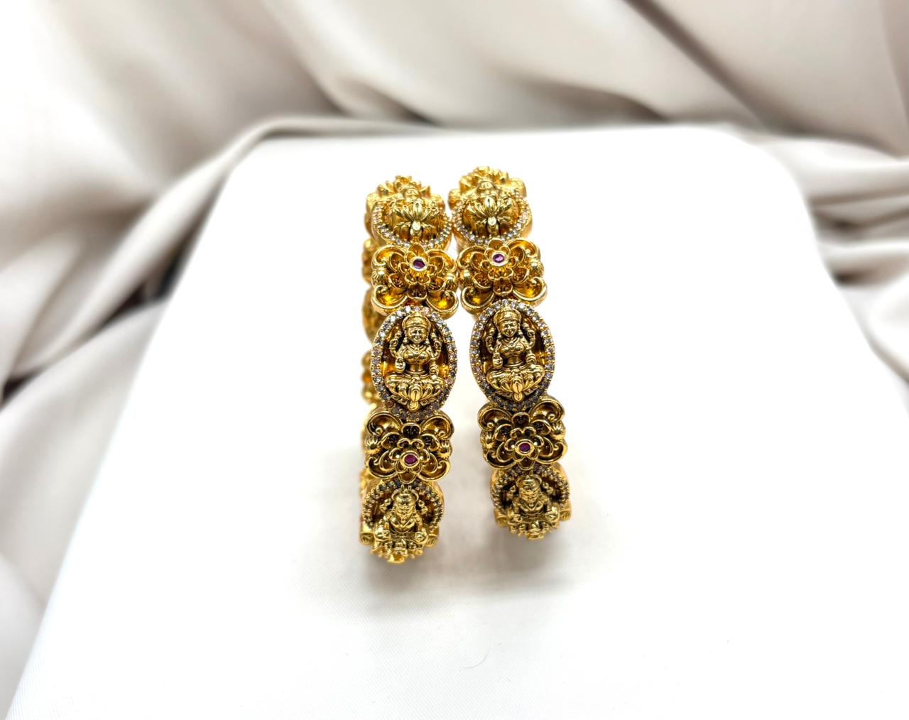 Nakshi finishing with Lord Lakshmi Bangle