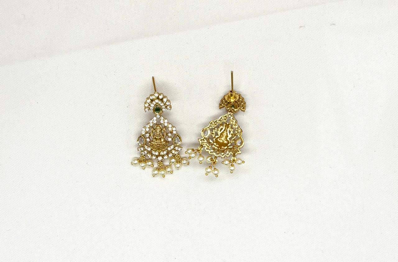Matte finishing Lord Lakshmi Kanti White Stones