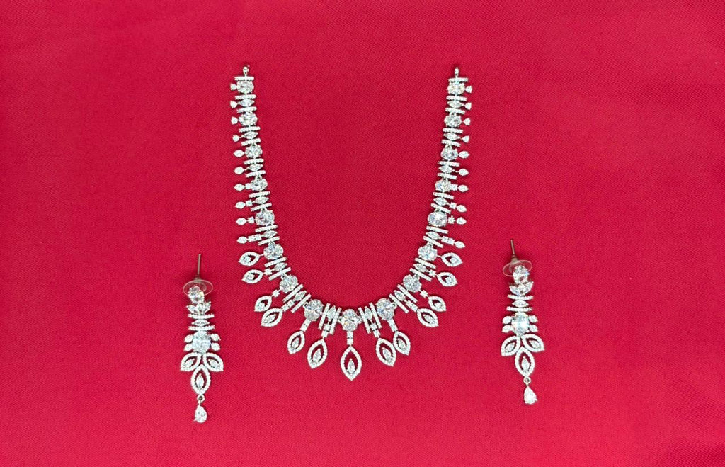 Silver Short Necklace with Leaf designed White