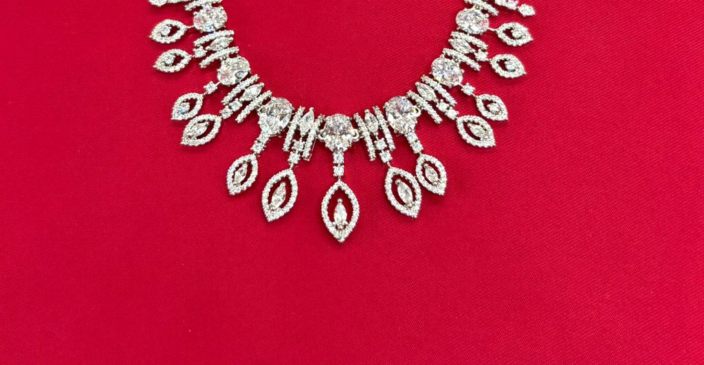 Silver Short Necklace with Leaf designed White