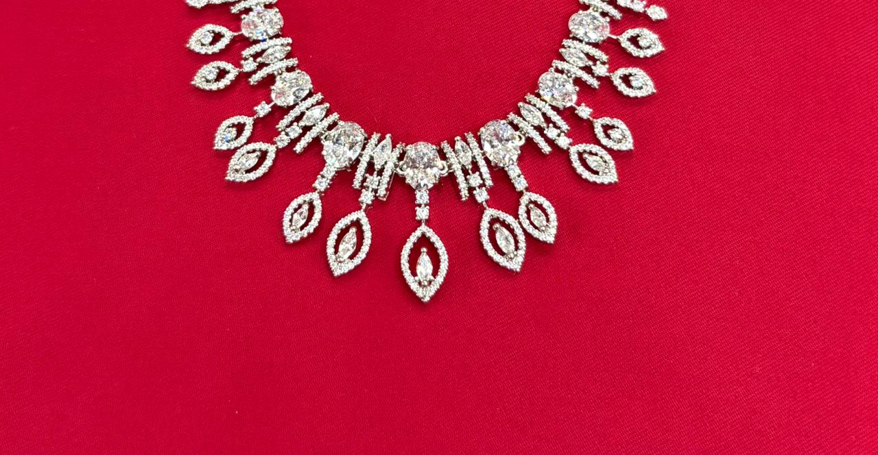 Silver Short Necklace with Leaf designed White
