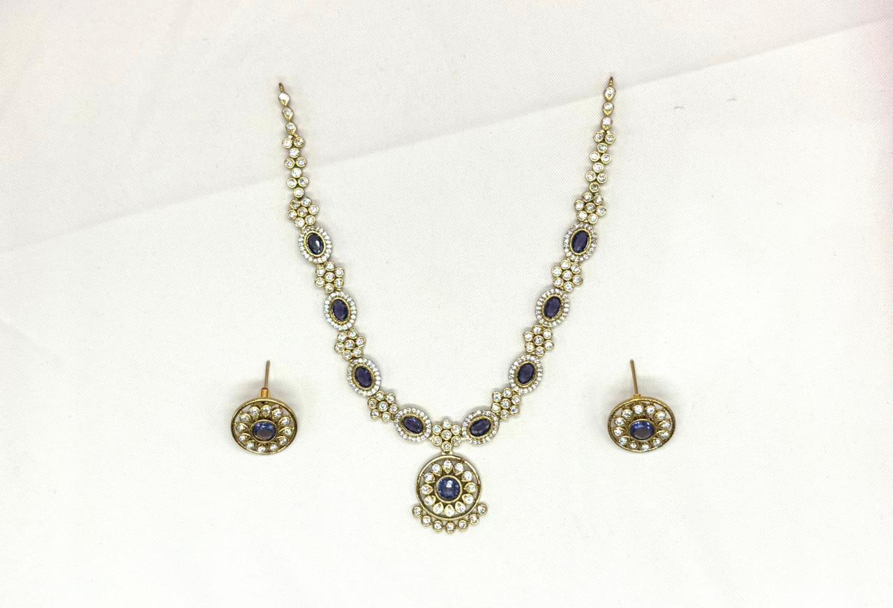 Victorian finishing With Purple Stones Short Necklace
