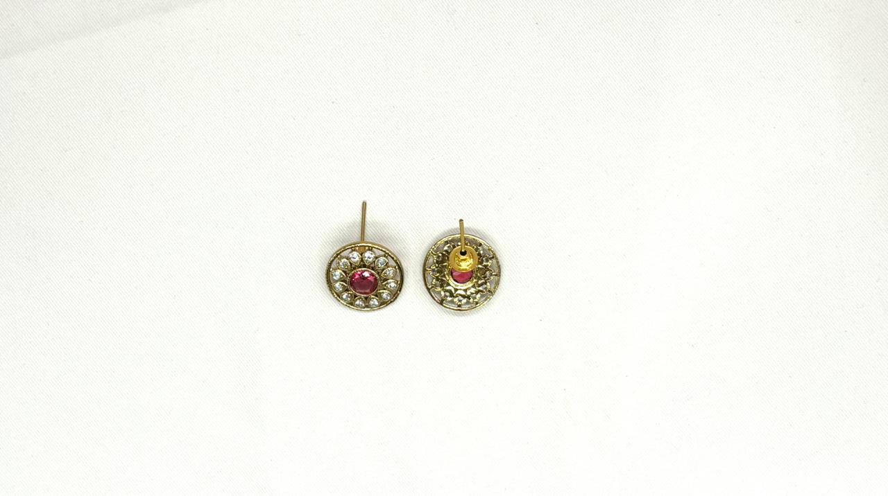 Victorian finishing With Red Stones Short Necklace