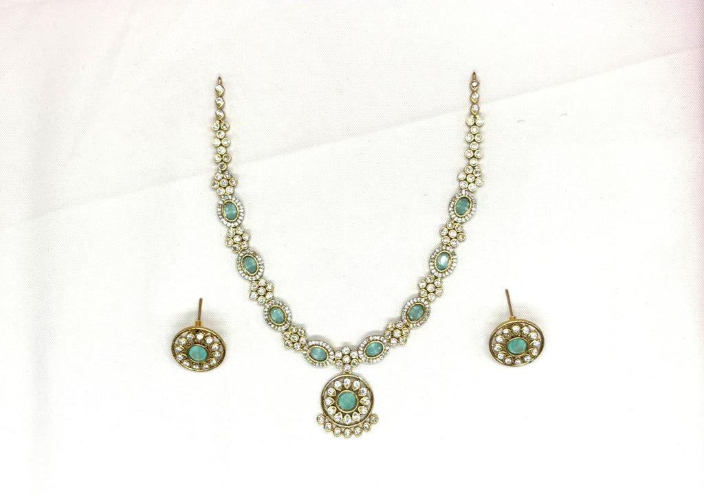 Victorian finishing With Mint-Green Stones Short Necklace