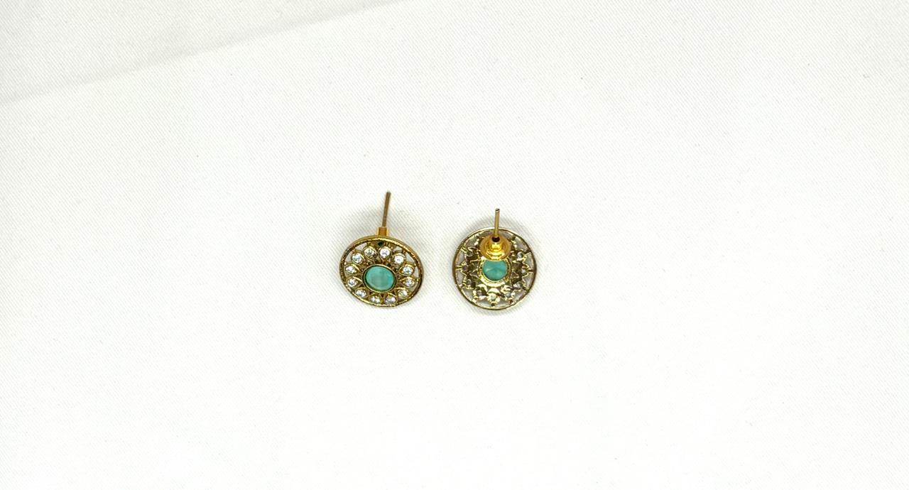 Victorian finishing With Mint-Green Stones Short Necklace
