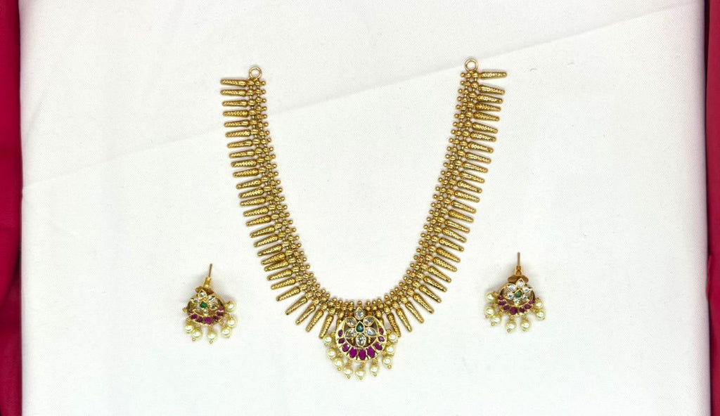 Matte finishing With Kempu Stone pendent  Short Necklace
