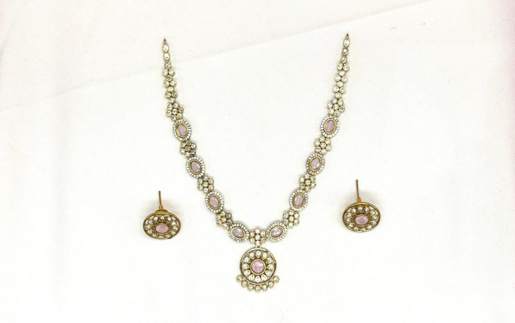 Victorian finishing With Pink Stones Short Necklace