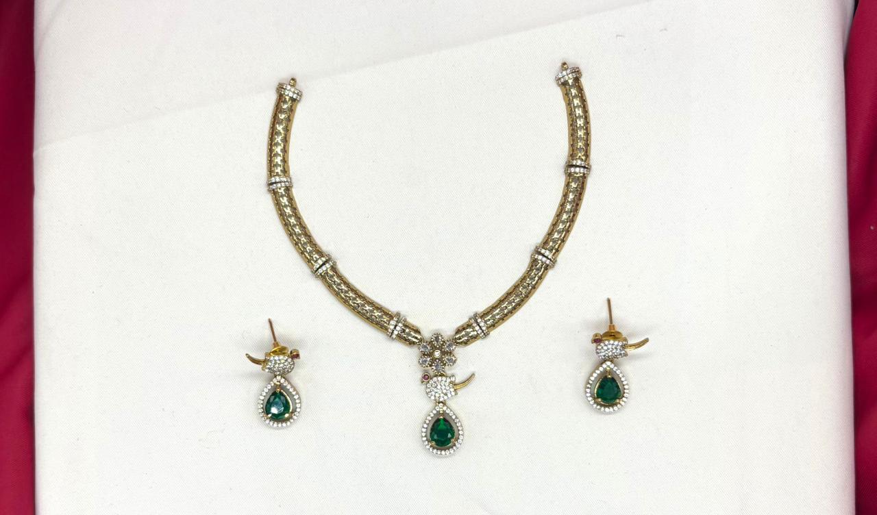 Victorian finishing Green Stone Parrot Designed Kanti
