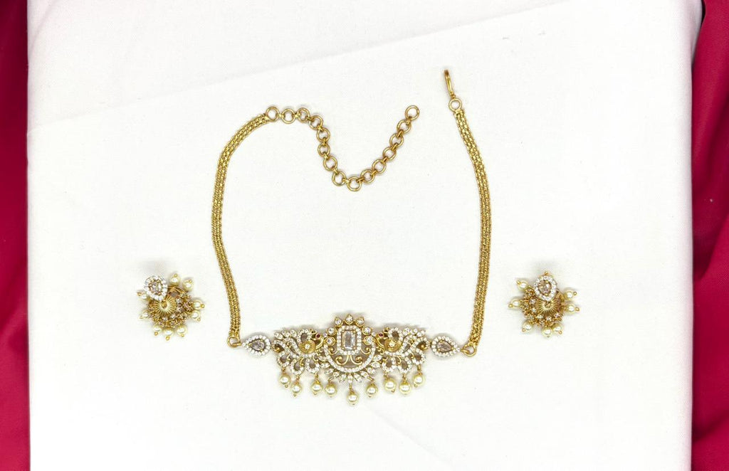 Matte finishing Peacock and white Stone Short Choker
