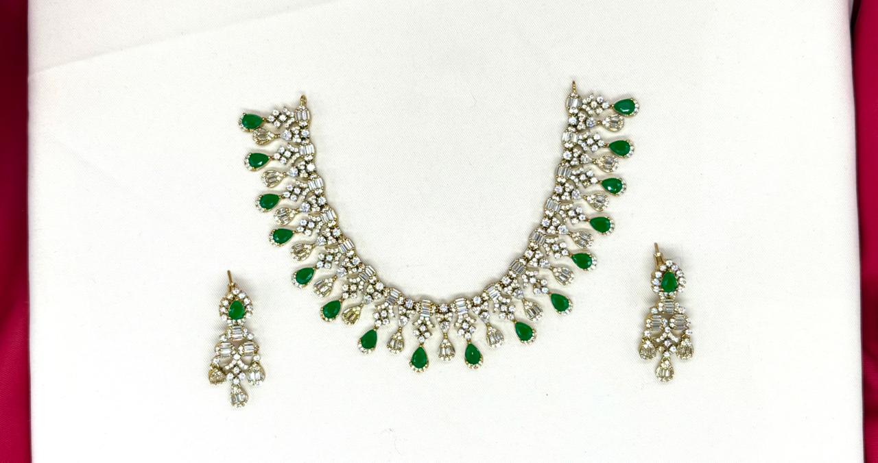 Victorian finishing with Green stone Short Necklace