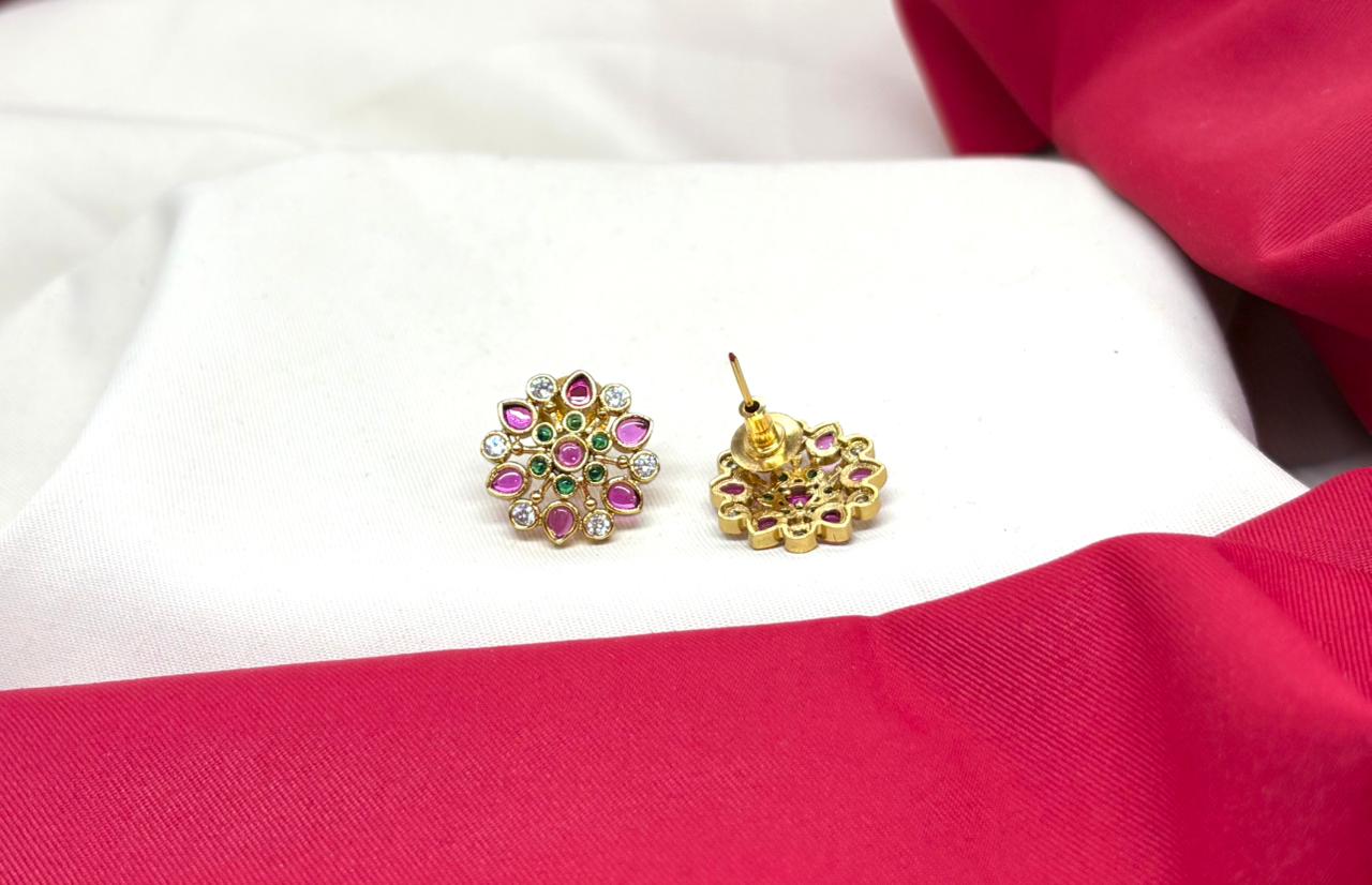 gold-tone kempu & AD stone floral stud earring