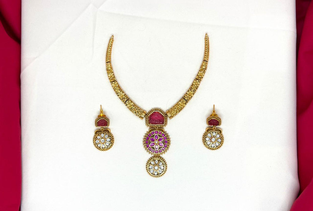 Gold-plated Red kempu Stone Short Kanti