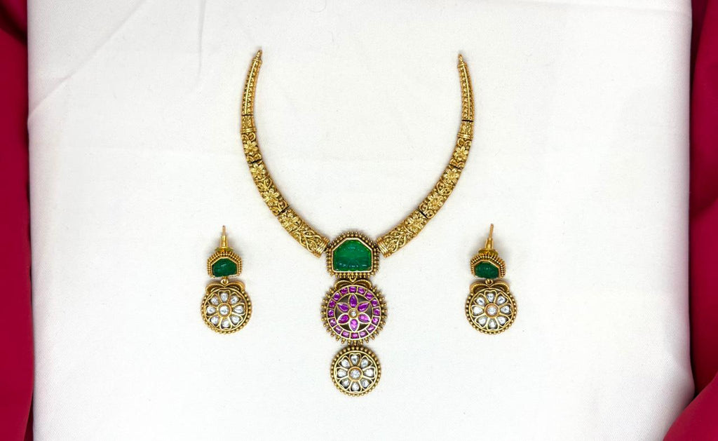 Gold-plated Green kempu Stone Short Kanti