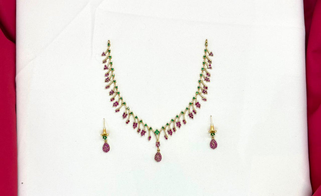 AD floral leaf branch ruby & green stones lightweight Short Necklace